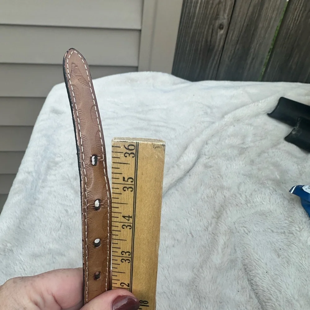 Vintage Stylish Tan Leather Belt with Silver Buckle Unisex Size 36